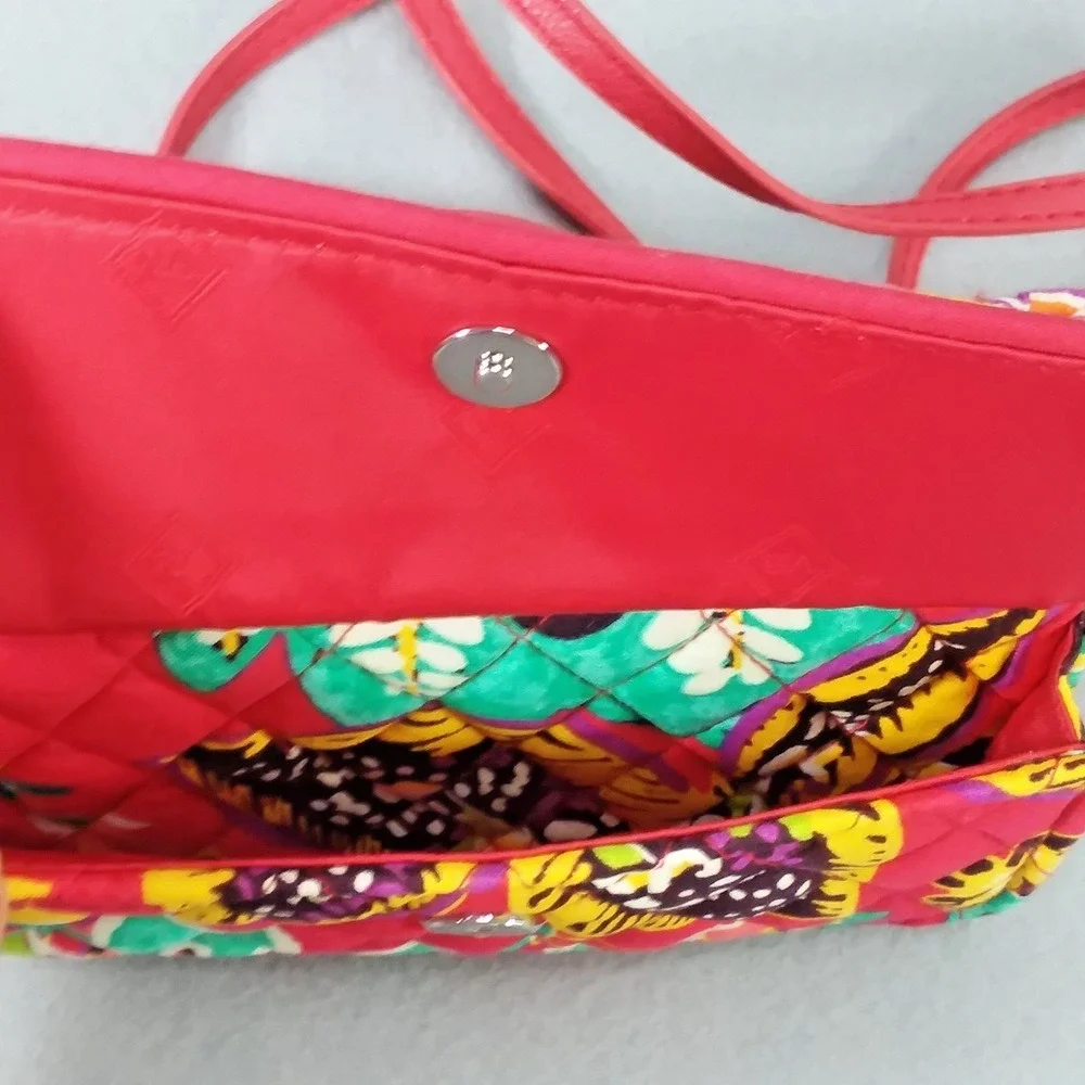 Vera Bradley RFID All In One Crossbody Organizer Card Wallet Red Rumba Retired